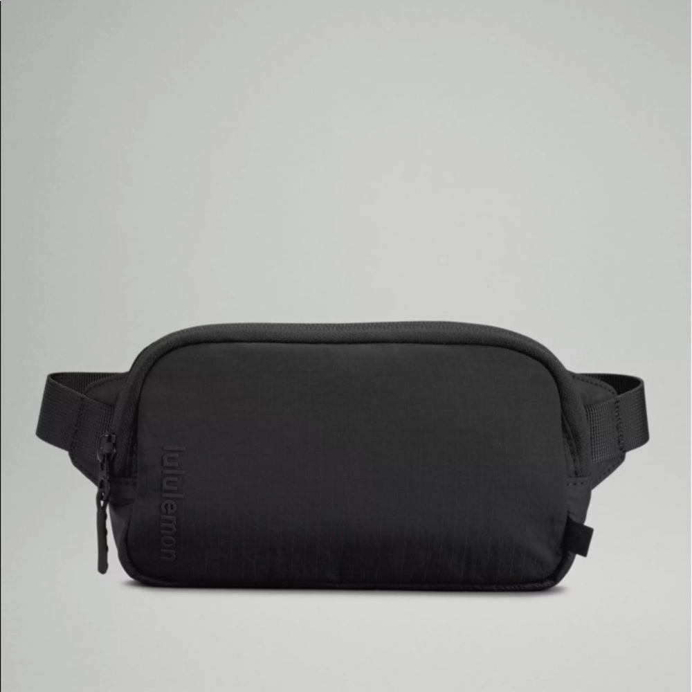 NWT LuLuLemon Everywhere Belt Bag Mini